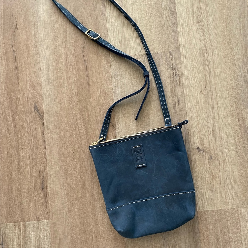 Portland Leather crossbody bag